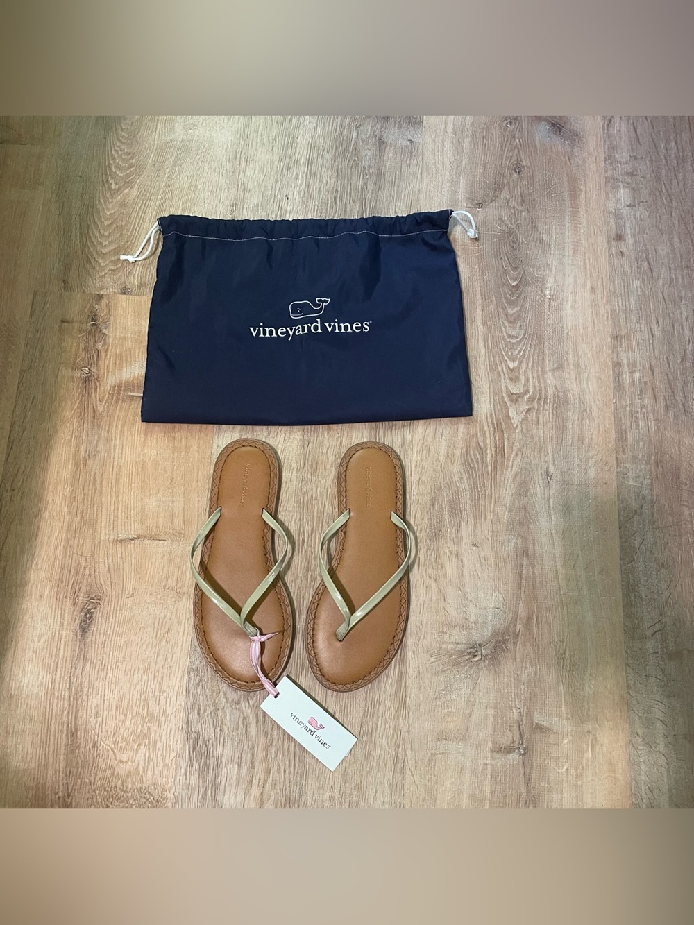 New women’s Vineyard Vines sand color flip flop sandals